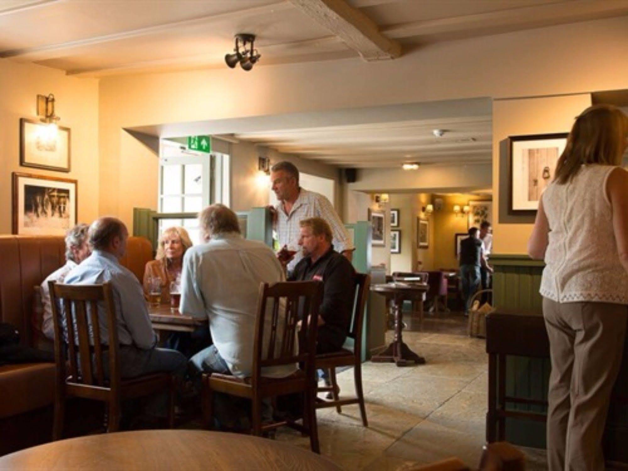 The Carnarvon Arms Hotell Newbury  Eksteriør bilde