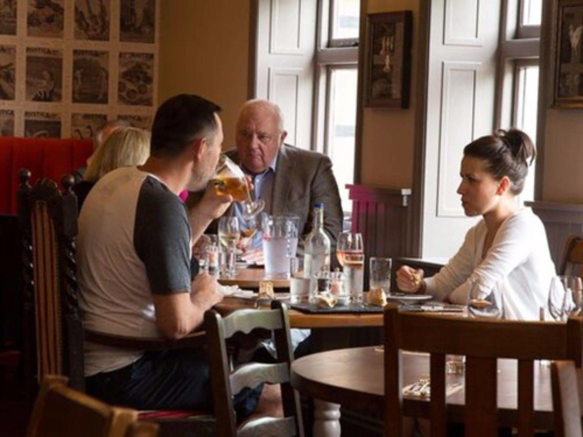 The Carnarvon Arms Hotell Newbury  Eksteriør bilde